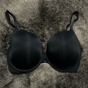 Victoria’s Secret t shirt push up full coverage bra in black